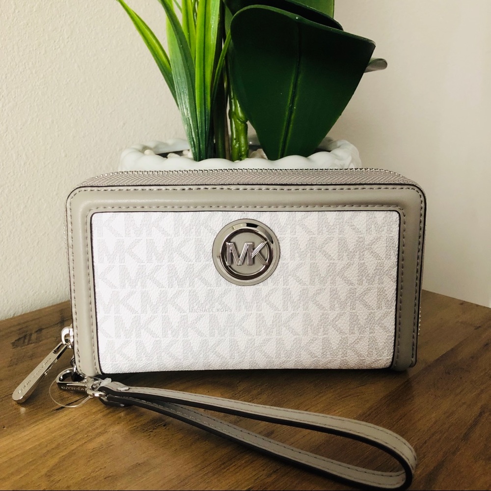 Michael kors Fulton Large Multifunction Wallet NWT - Picture 1 of 6